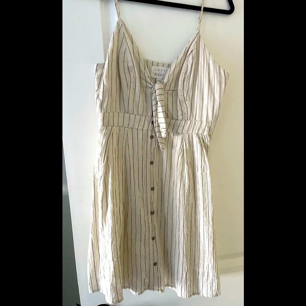 Cotton linen summer dress with cutout